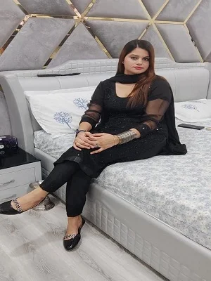 Call Girl in Dergaon